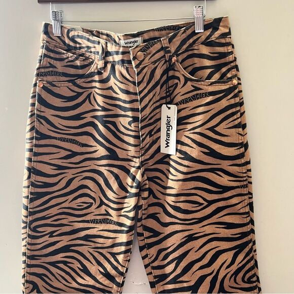 Wrangler Women's High Rise Wild West Purr Print Straight Jeans - Picture 2 of 12